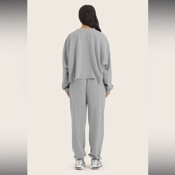 SET ACTIVE - limited edition sweatshirt & joggers - Picture 2 of 6